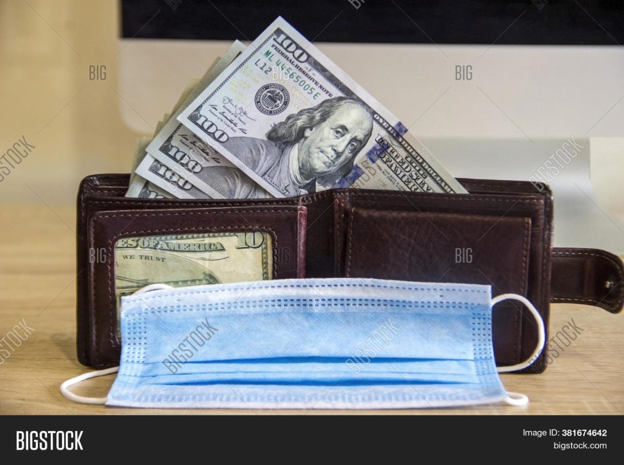 The Legend of Zelda: Majora's Mask Moon Wallet - Nintendo Official Site