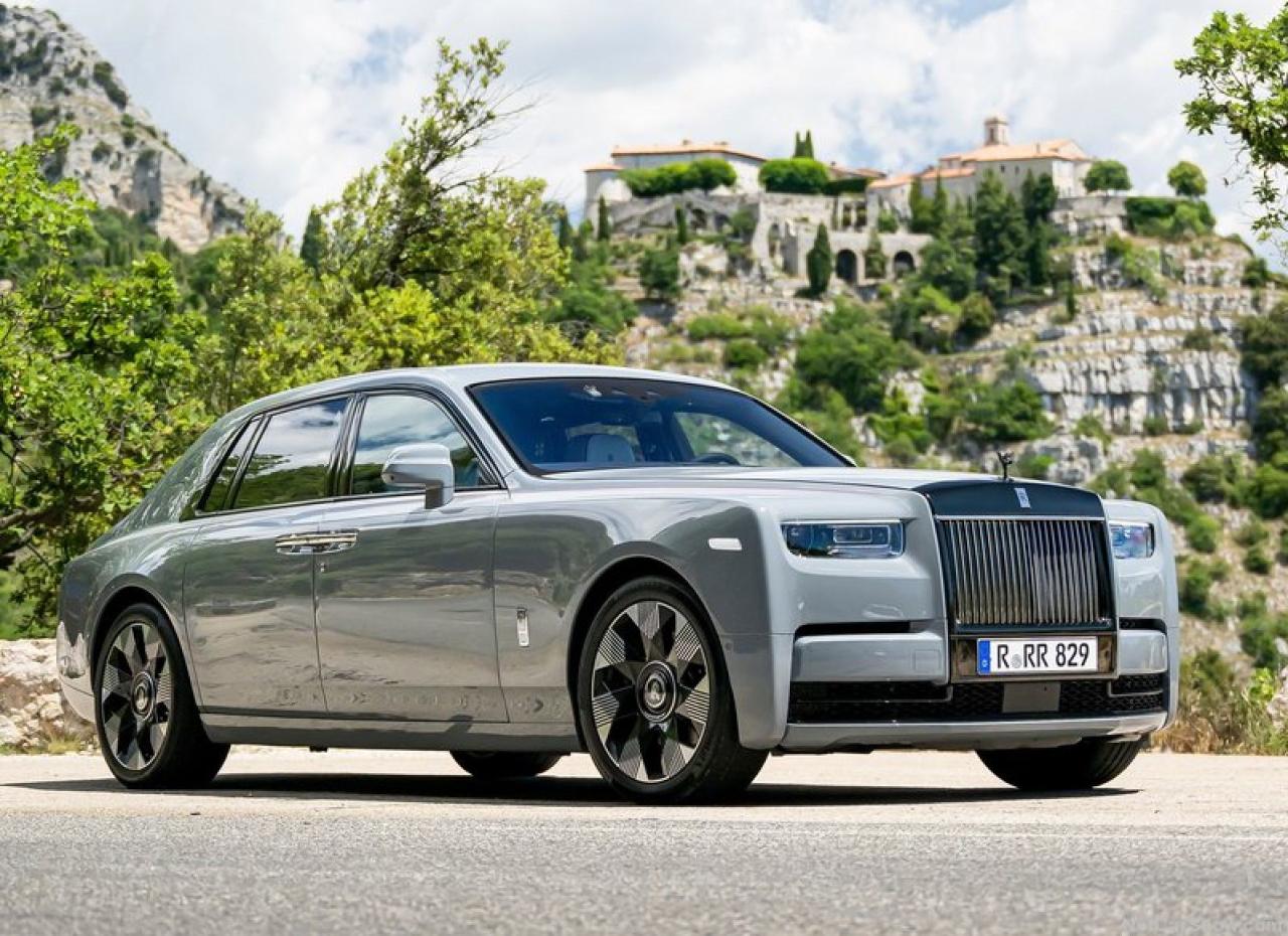 Tour the shiny new Rolls-Royce Phantom Series II: the US0,000 ... Tour the shiny new Rolls-Royce Phantom Series II: the US0,000 ...